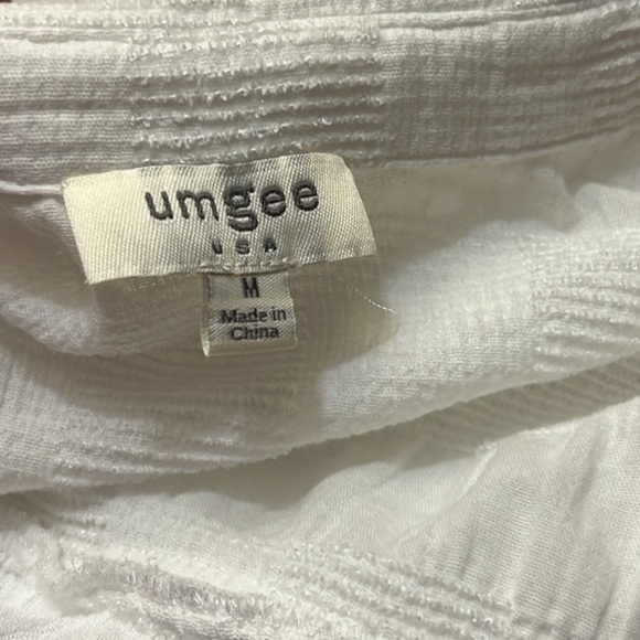 Umgee,Textured Natural White,Top,Cotton Chenille Blend,Button-Front Size Medium - Picture 6 of 14
